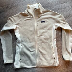 Patagonia Women's Beige and White Fleece Jacket